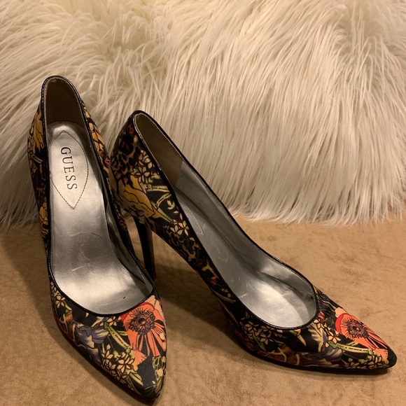 “Guess” by Marciano - Picture 3 of 7